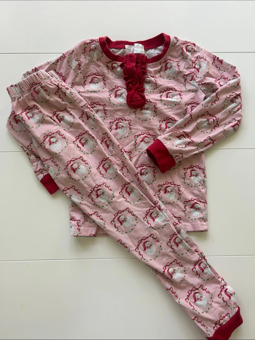 Girls' Pink Santa Wreath Cotton Pajama Set with Red Trim